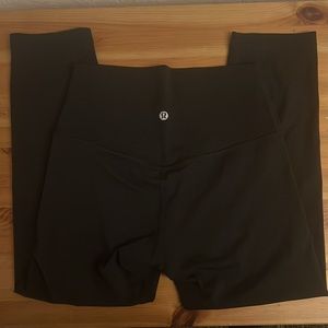 Brand new LULULEMON crop black leggings - never worn size 6